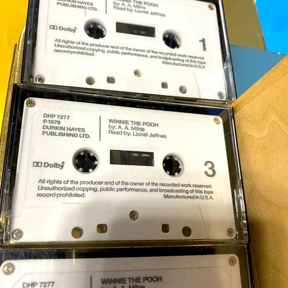 DISNEY VTG 90s WINNIE THE POOH THE HOUSE AT POOH CORNER 4 AUDIO CASSETTE SET - Picture 6 of 10